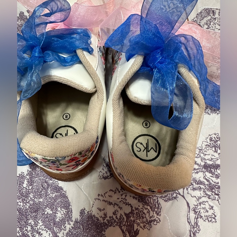 MKS Women’s Shoes Size 8 White With Floral Pattern on Side & Heel Organza Laces - Picture 4 of 6